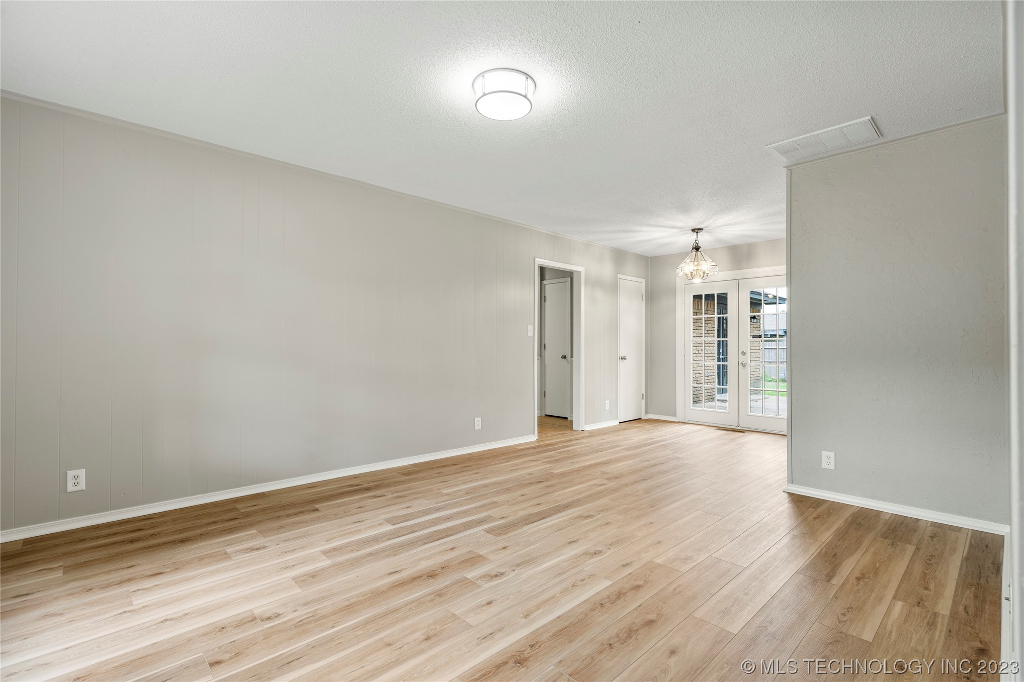 12325 E 25th Place
