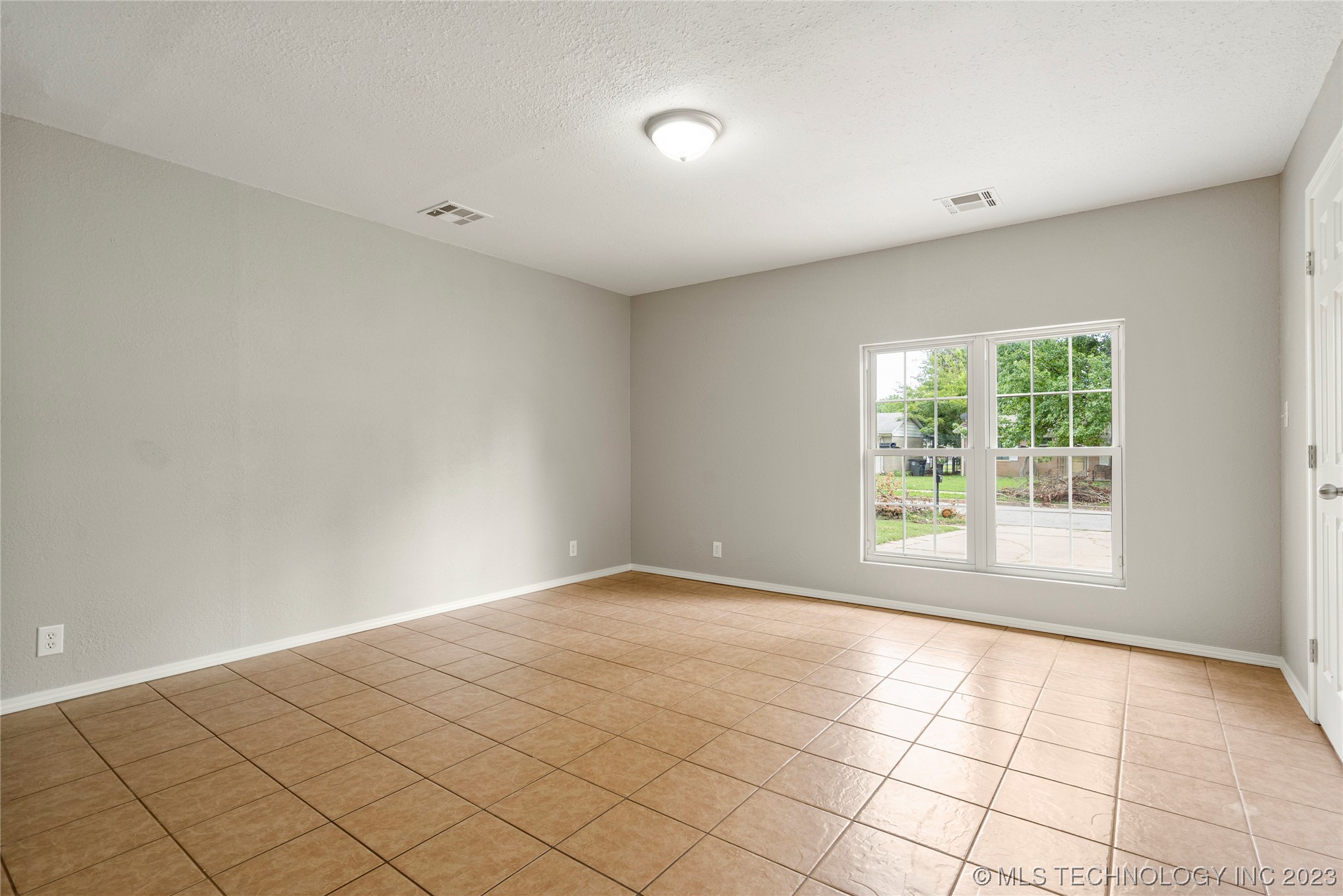12325 E 25th Place
