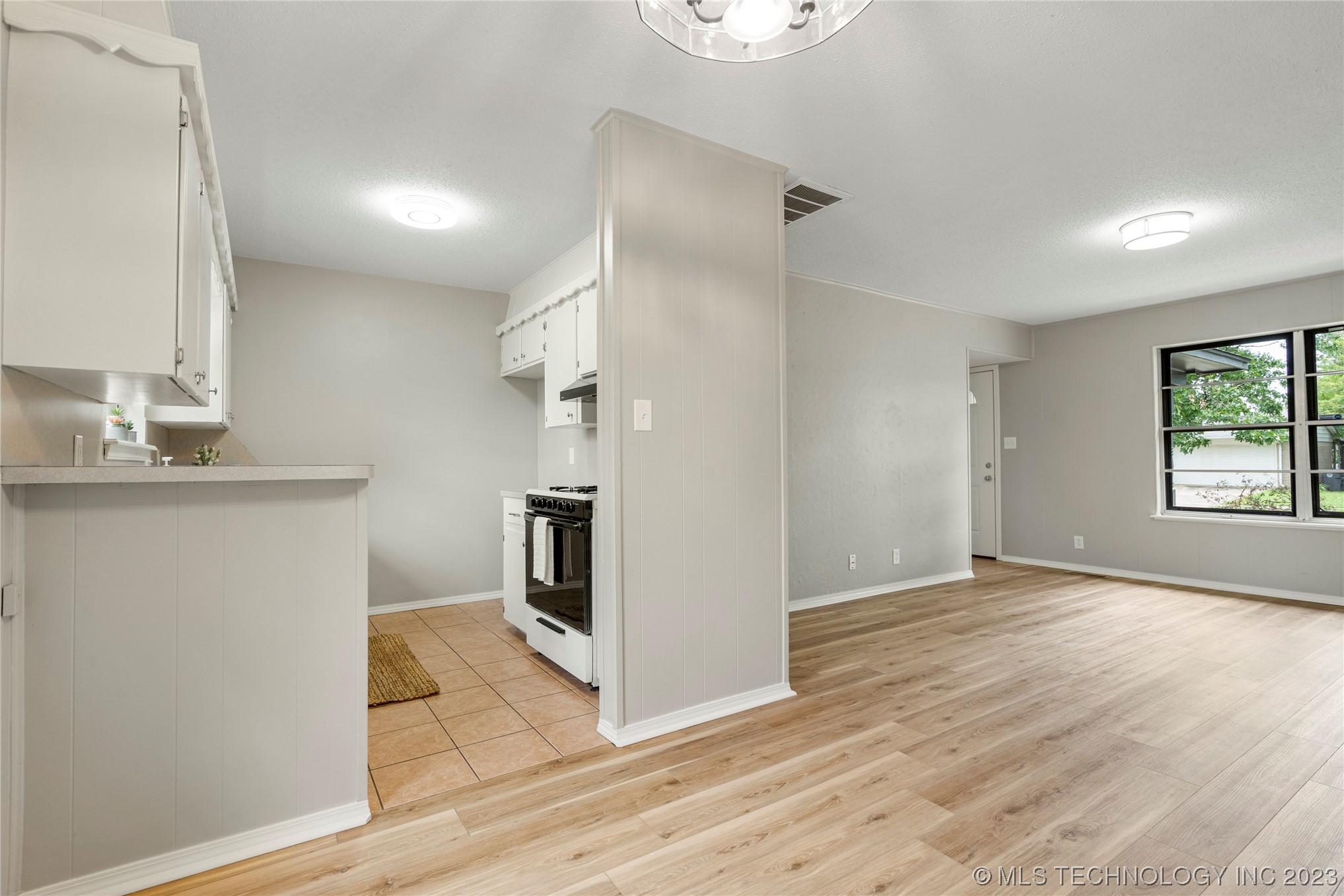 12325 E 25th Place
