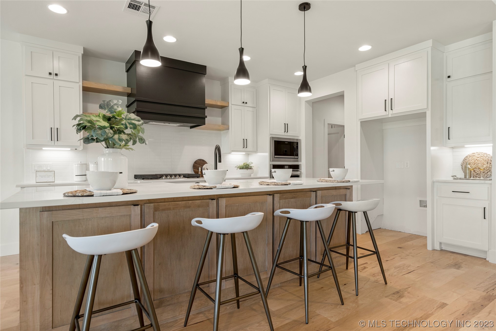 13722 S 20th Place E