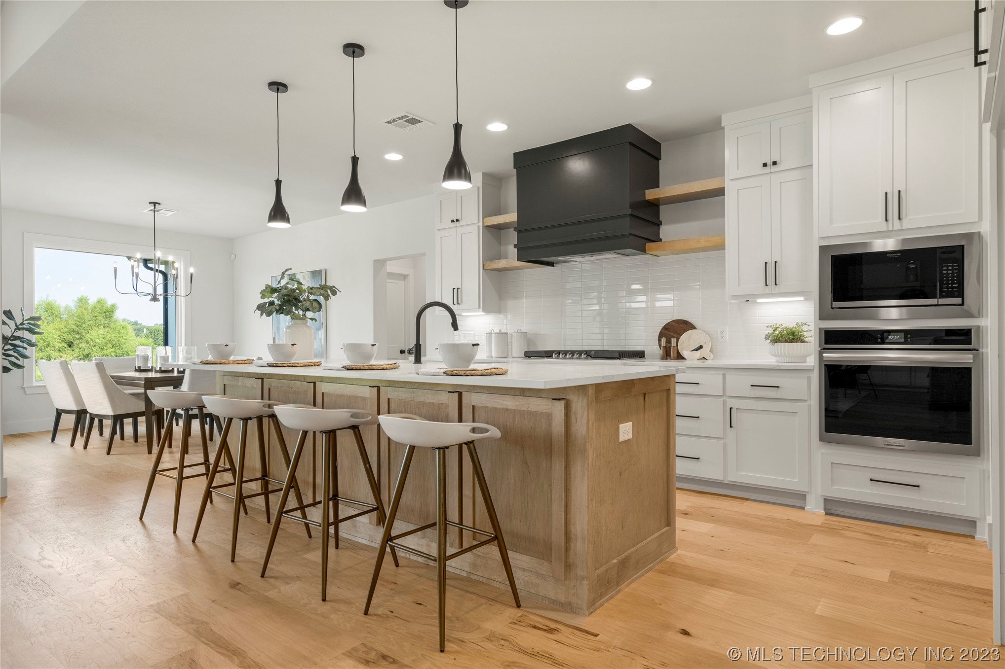 13722 S 20th Place E