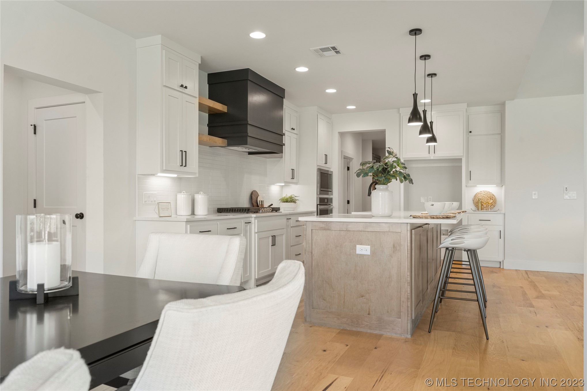 13722 S 20th Place E