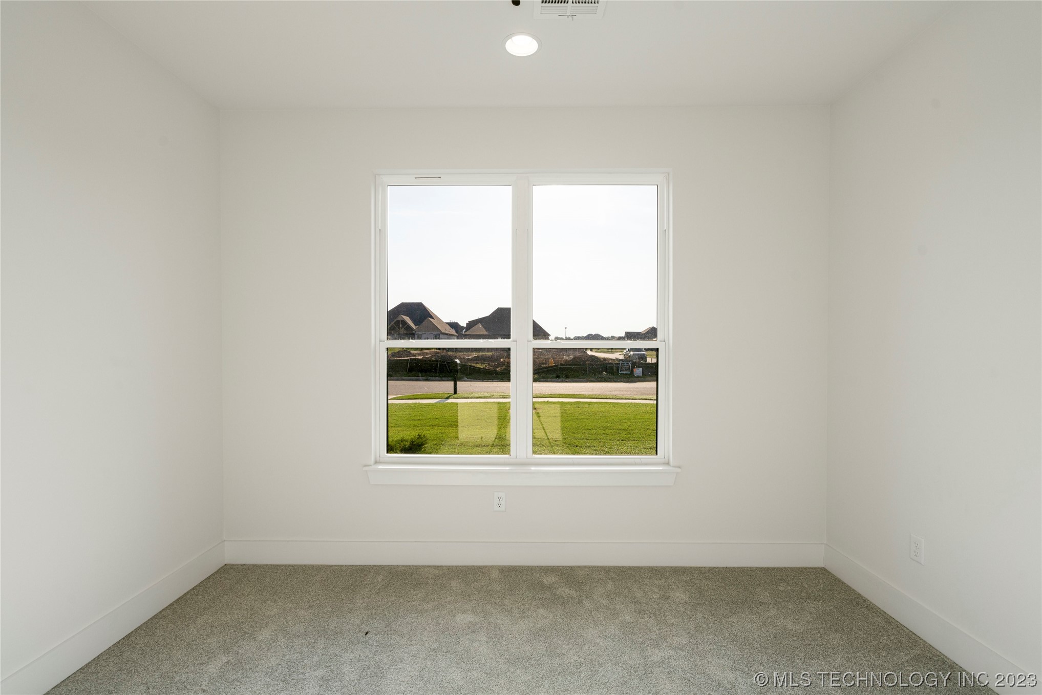 13722 S 20th Place E