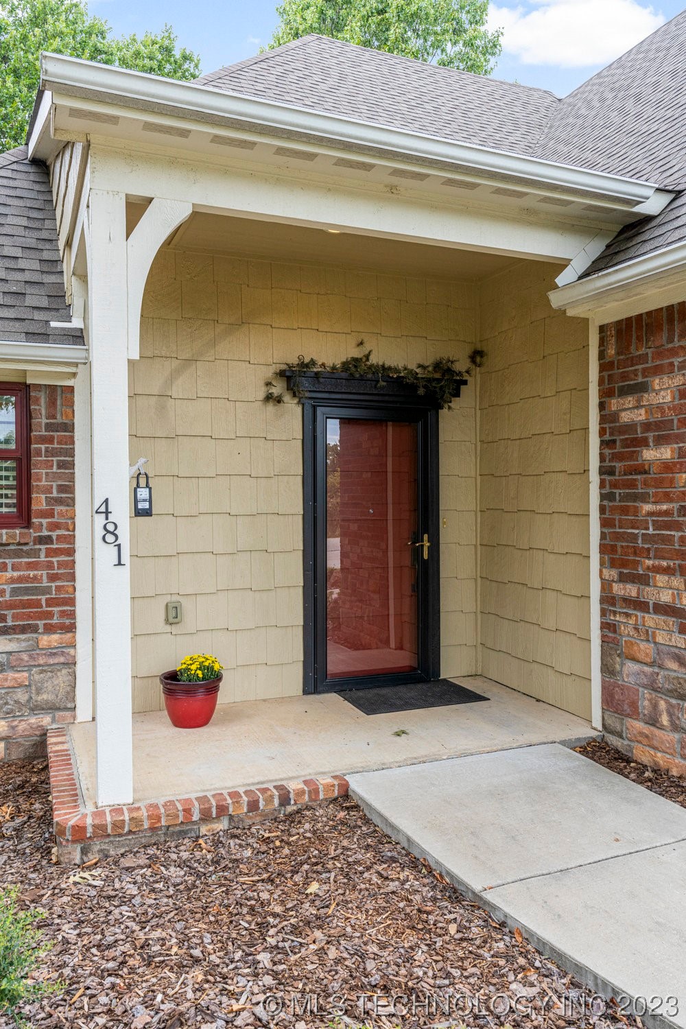 481 Lakeview Drive