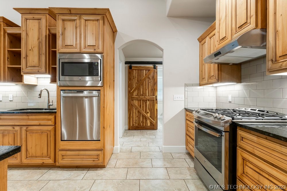 481 Lakeview Drive