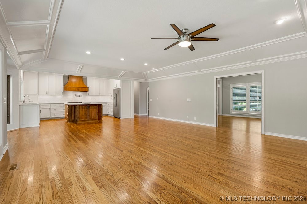 3708 S Mimosa Avenue