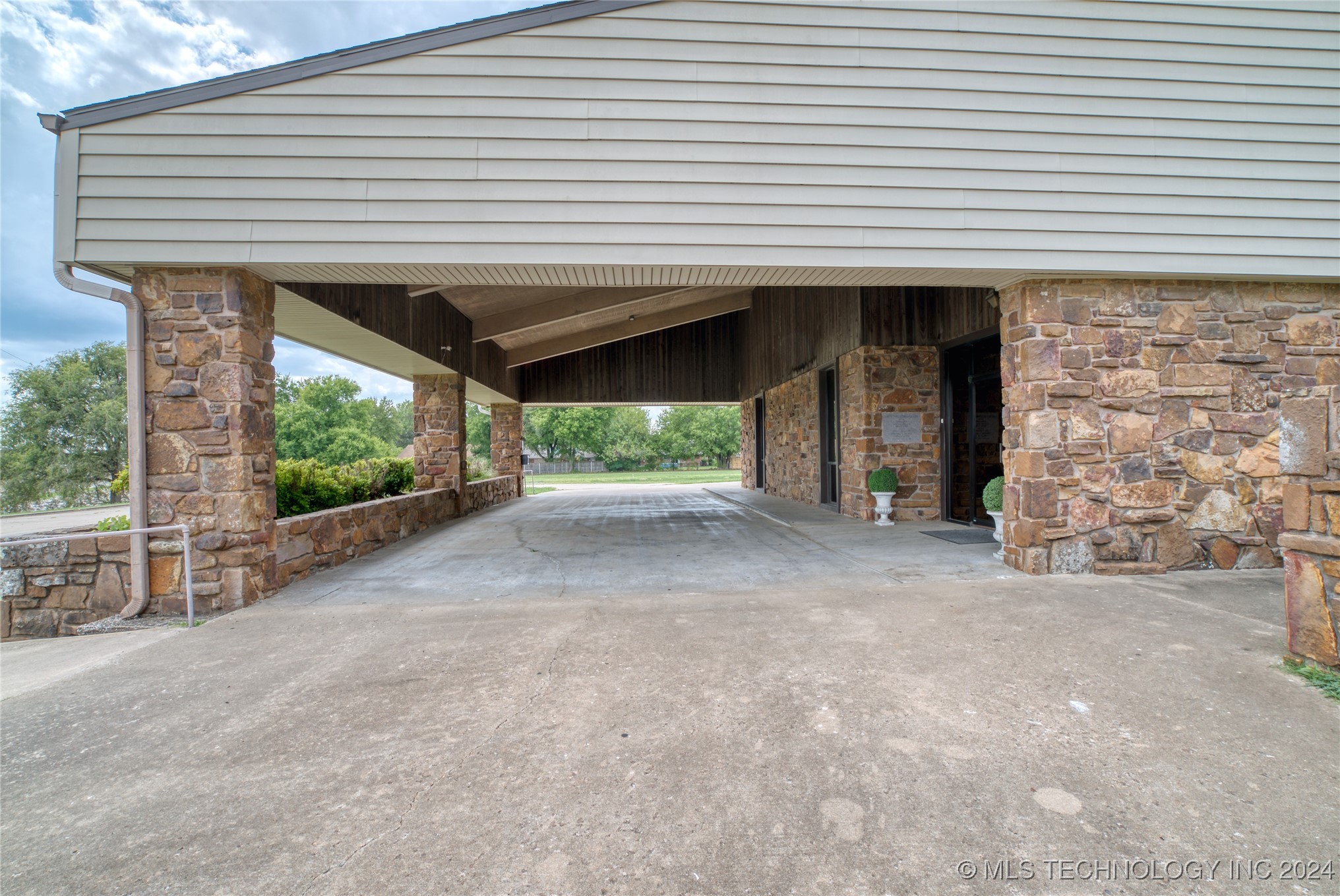 2930 S Garnett Road
