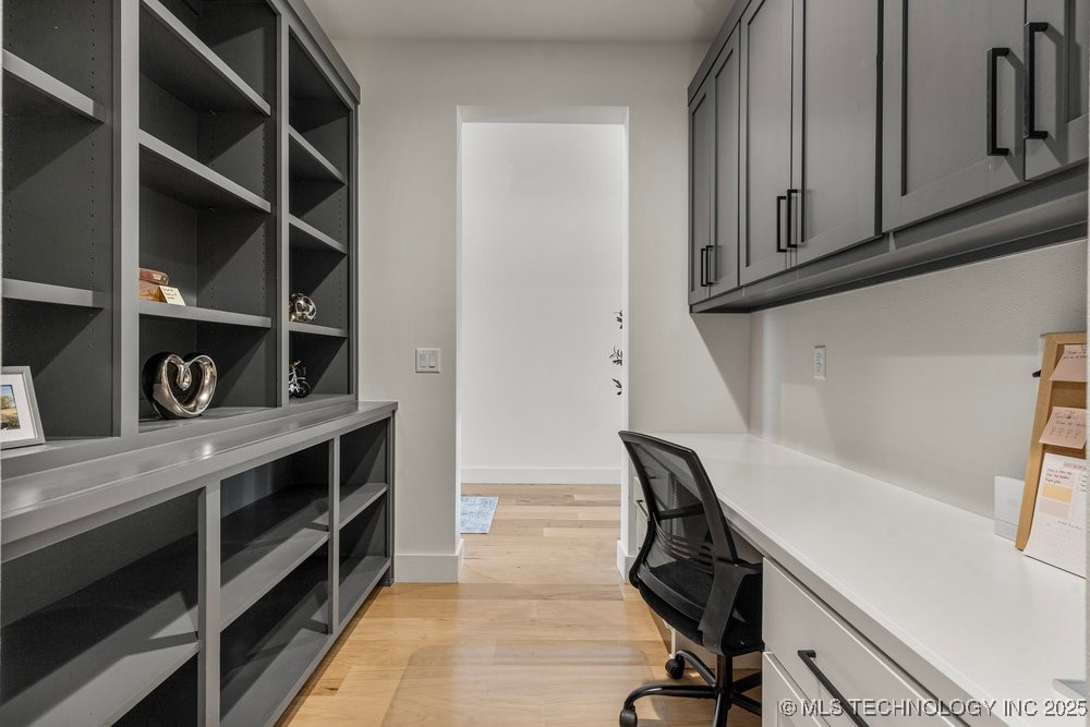 13722 S 20th Place E