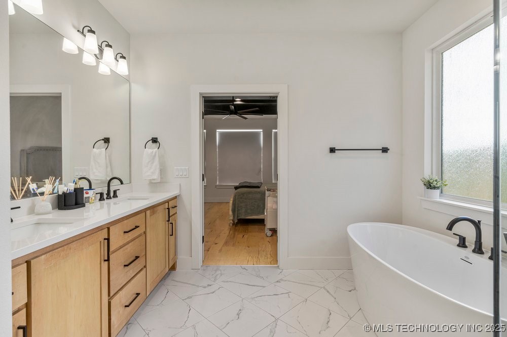 13722 S 20th Place E