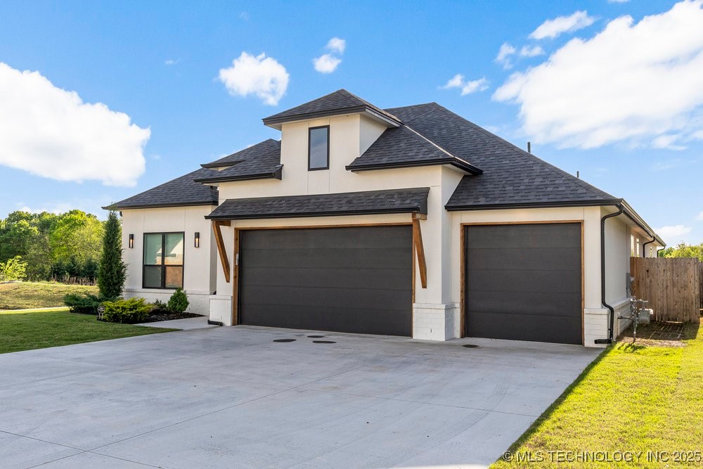 13722 S 20th Place E