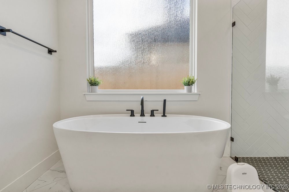 13722 S 20th Place E