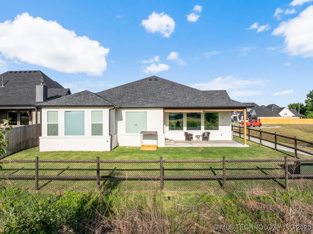 13722 S 20th Place E