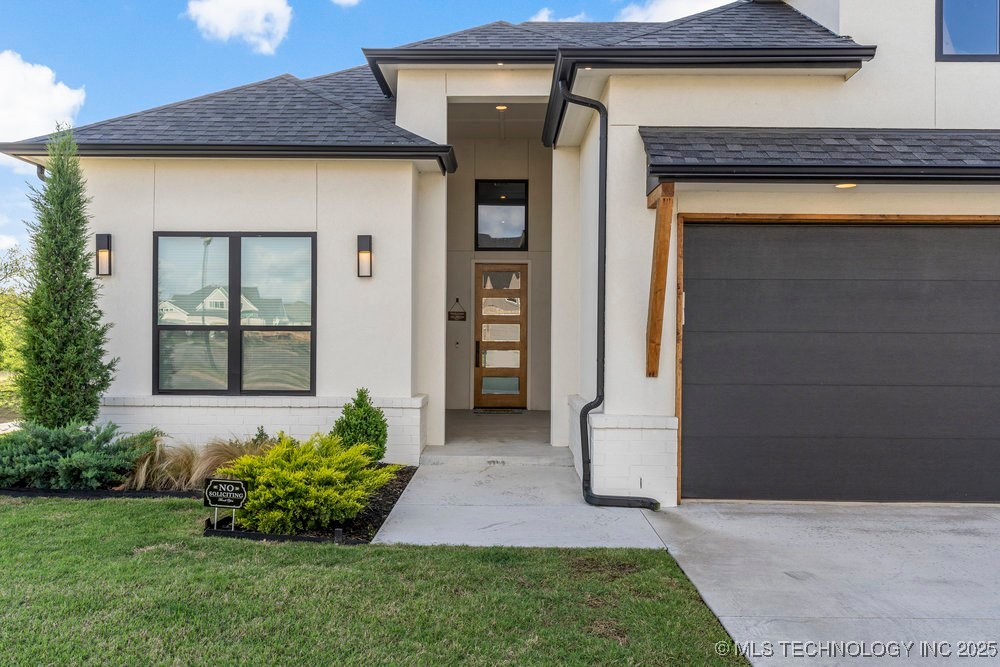 13722 S 20th Place E