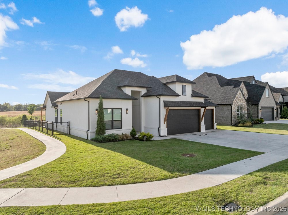13722 S 20th Place E