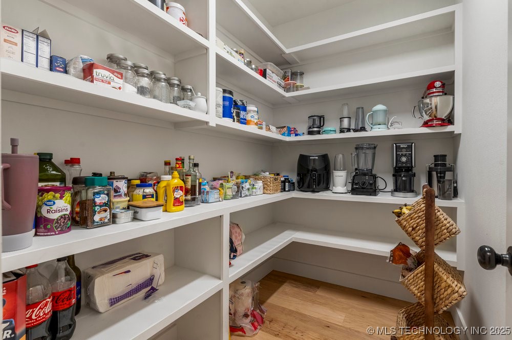 13722 S 20th Place E