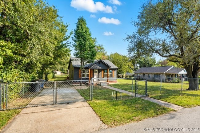 2415 E 29th Street North