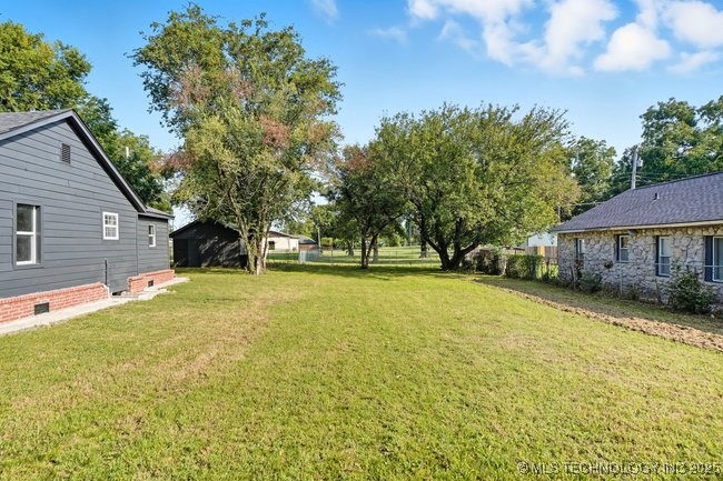 2415 E 29th Street North