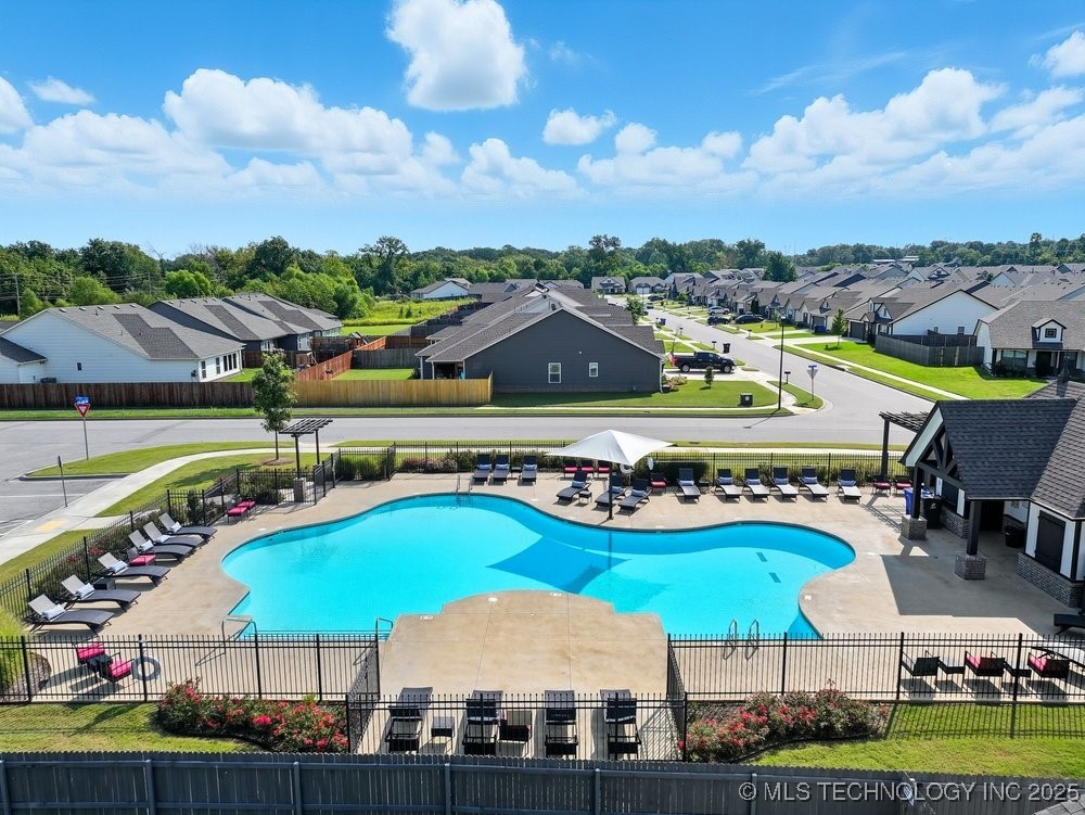 1917 E Van Buren Street