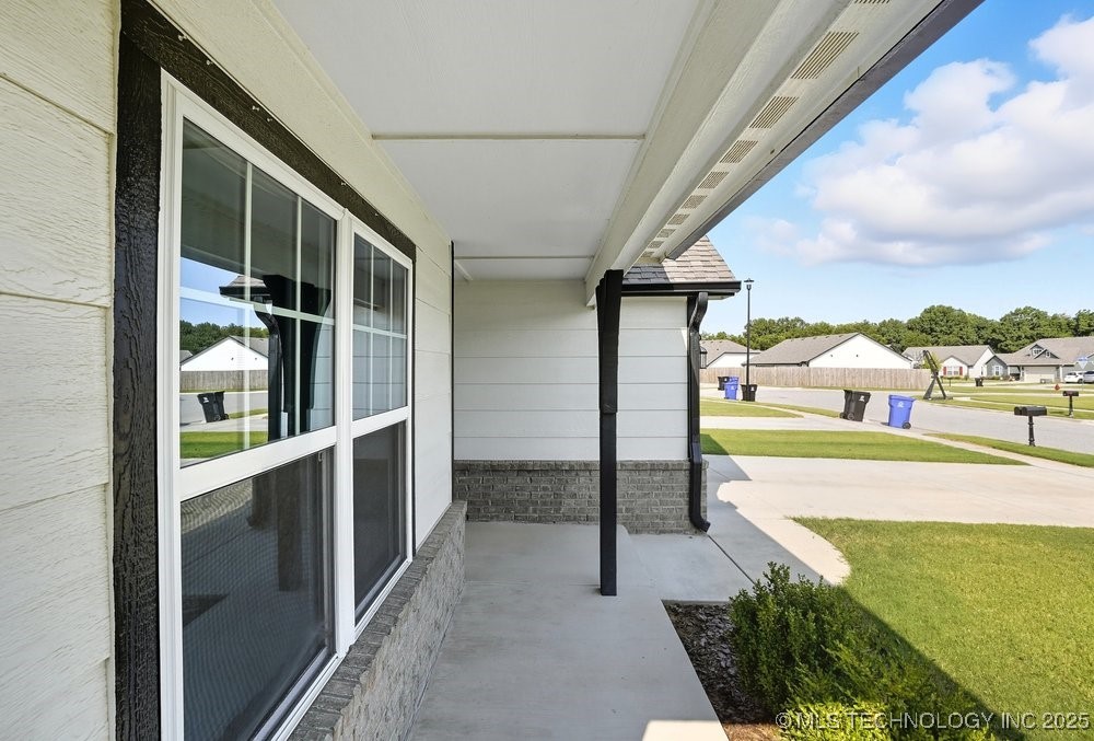 1917 E Van Buren Street