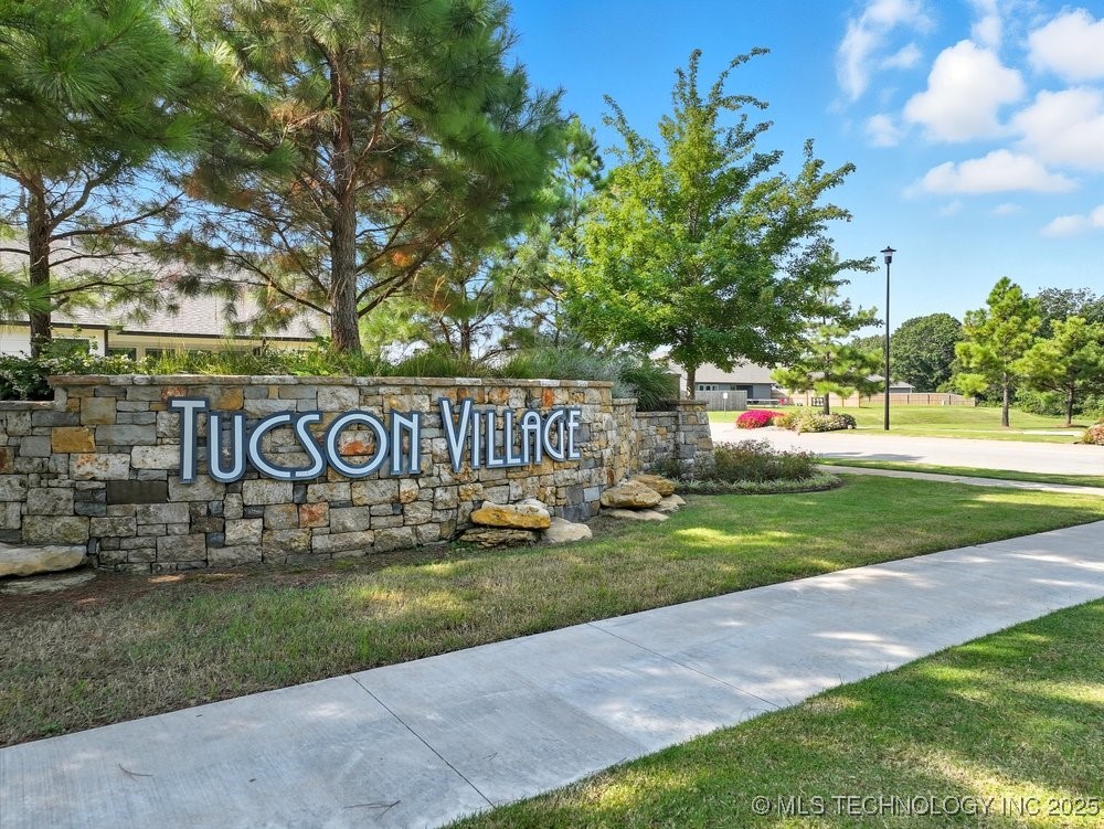 1917 E Van Buren Street