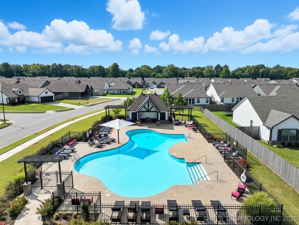 1917 E Van Buren Street