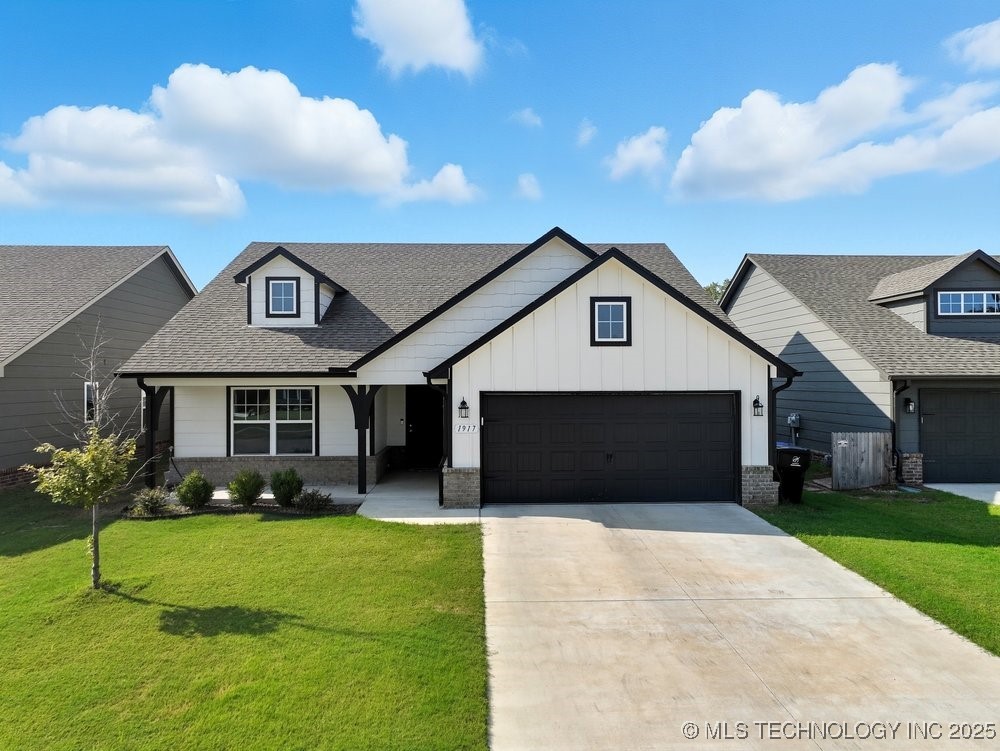 1917 E Van Buren Street