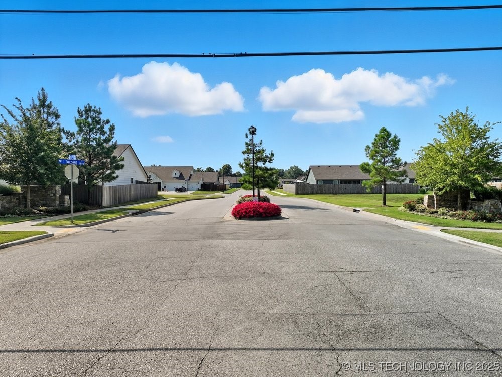 1917 E Van Buren Street