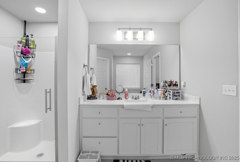 1917 E Van Buren Street