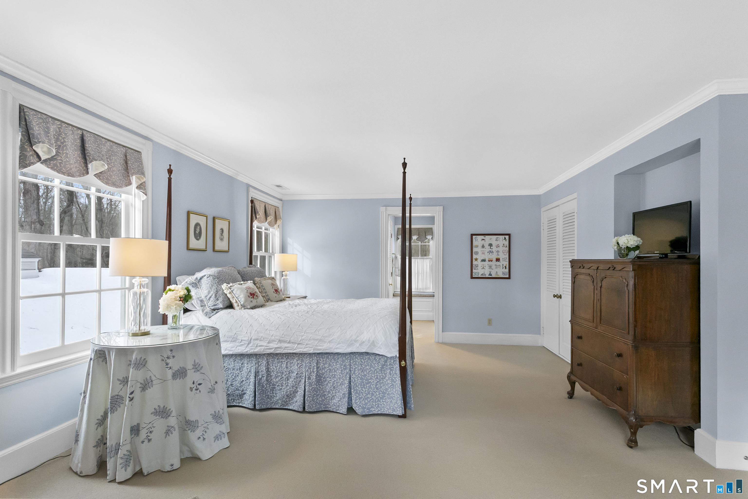 3674 Congress Street