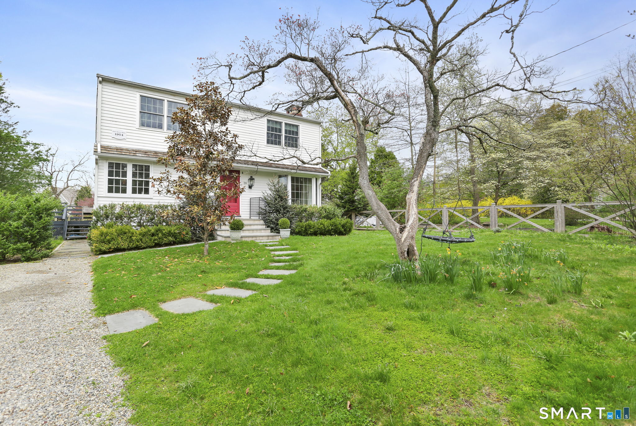 39 Kings Highway North