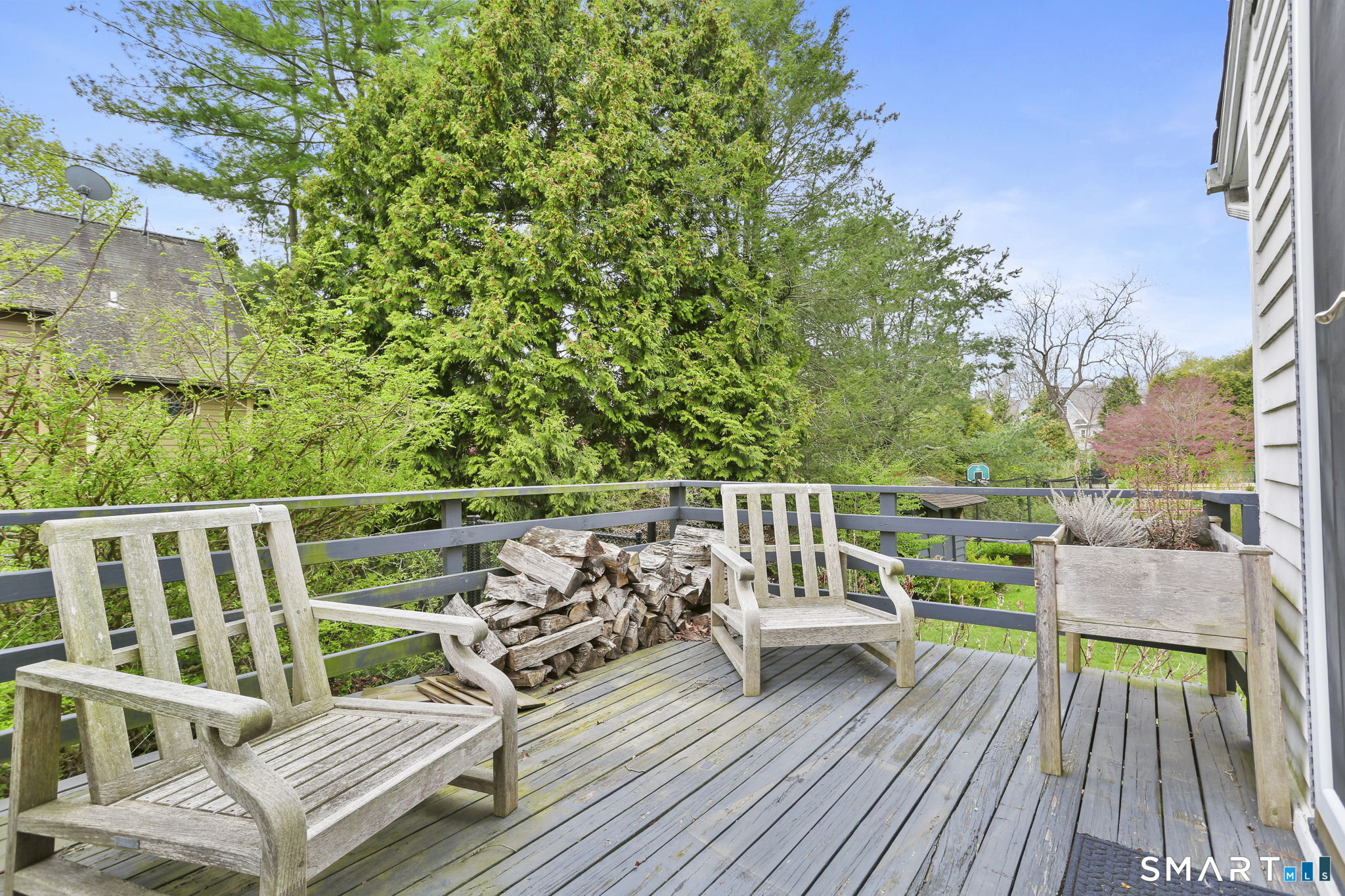 39 Kings Highway North