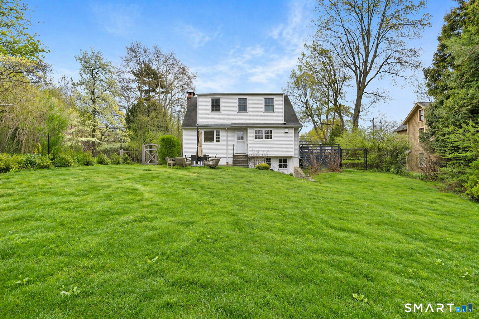 39 Kings Highway North