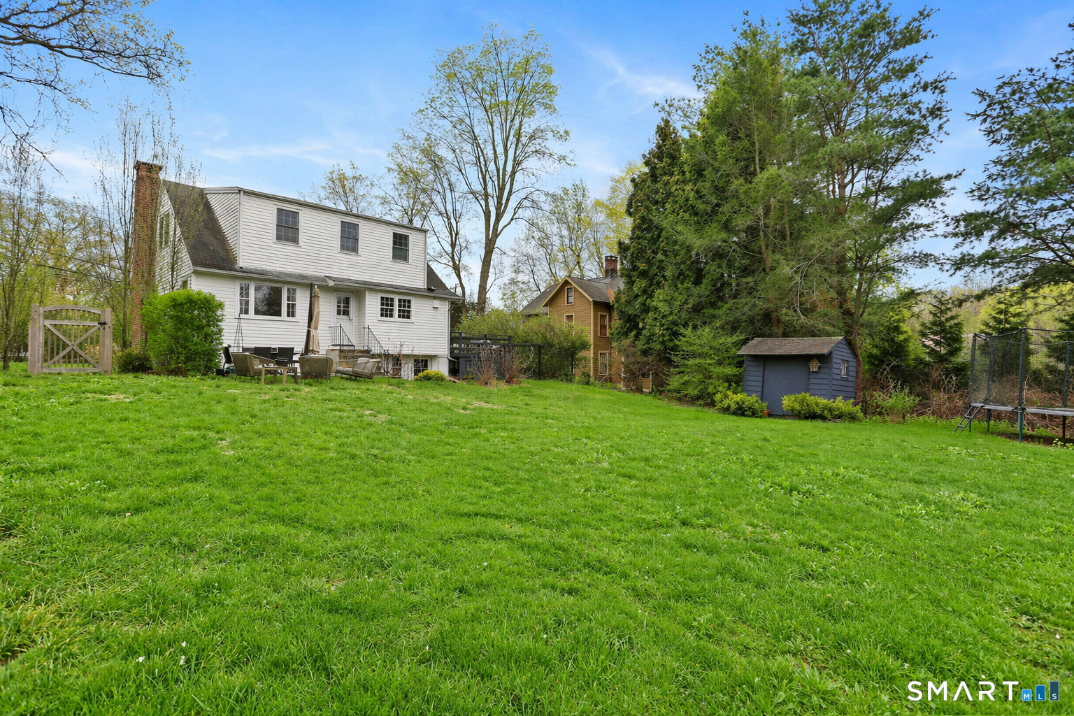 39 Kings Highway North
