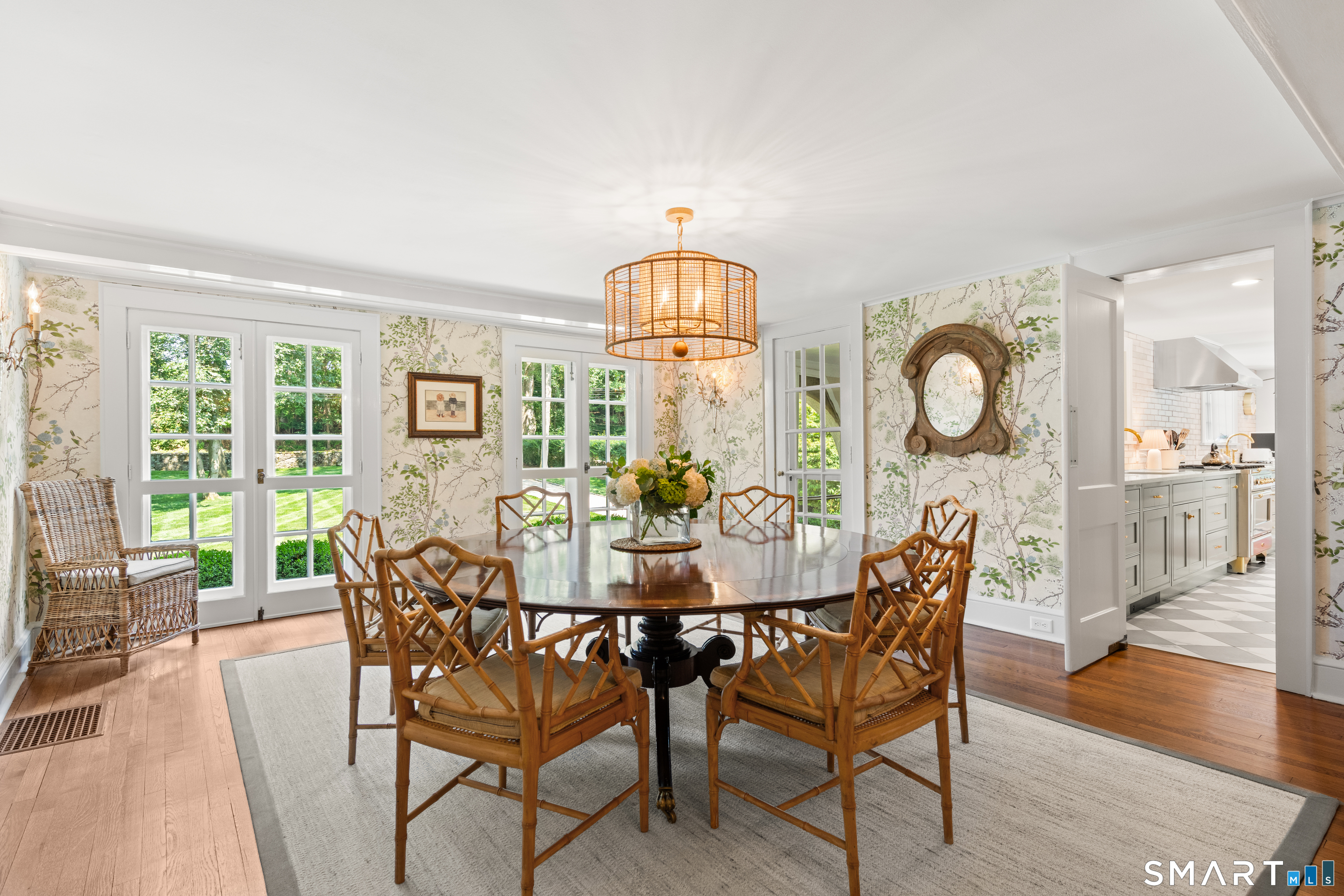 1123 Round Hill Road