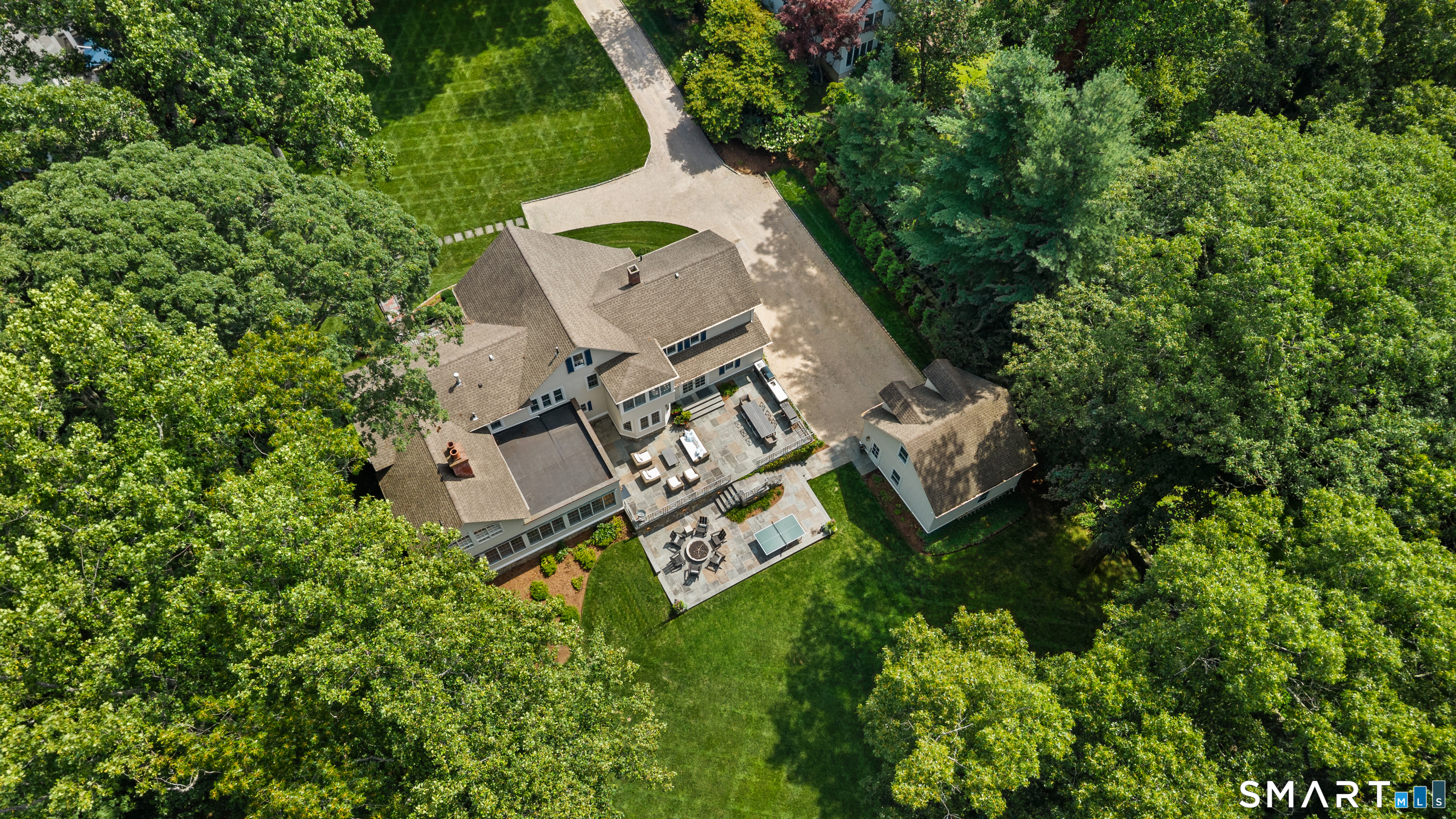 1123 Round Hill Road