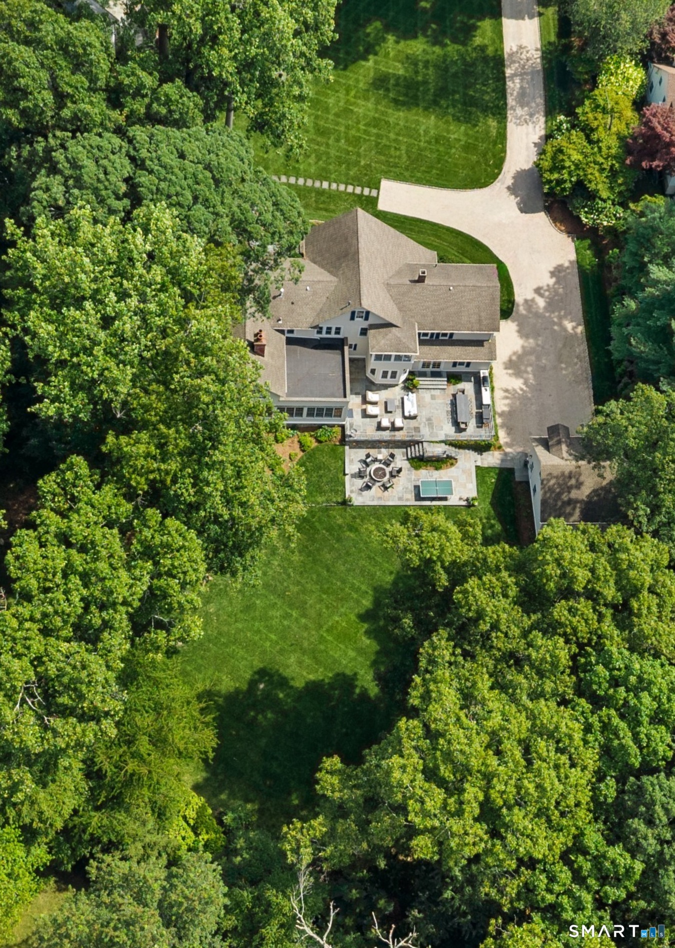 1123 Round Hill Road