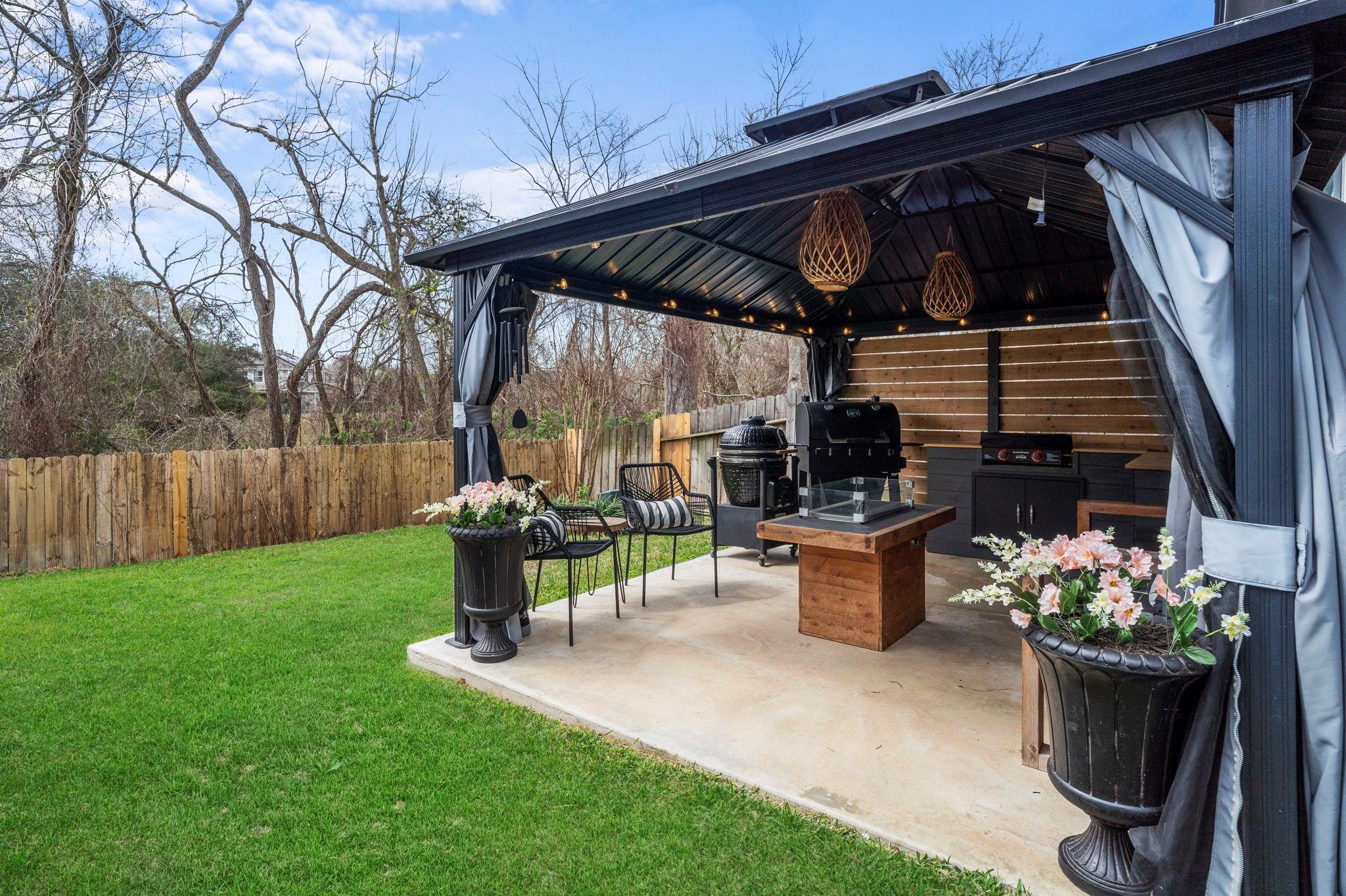 2718 Five Oaks Drive