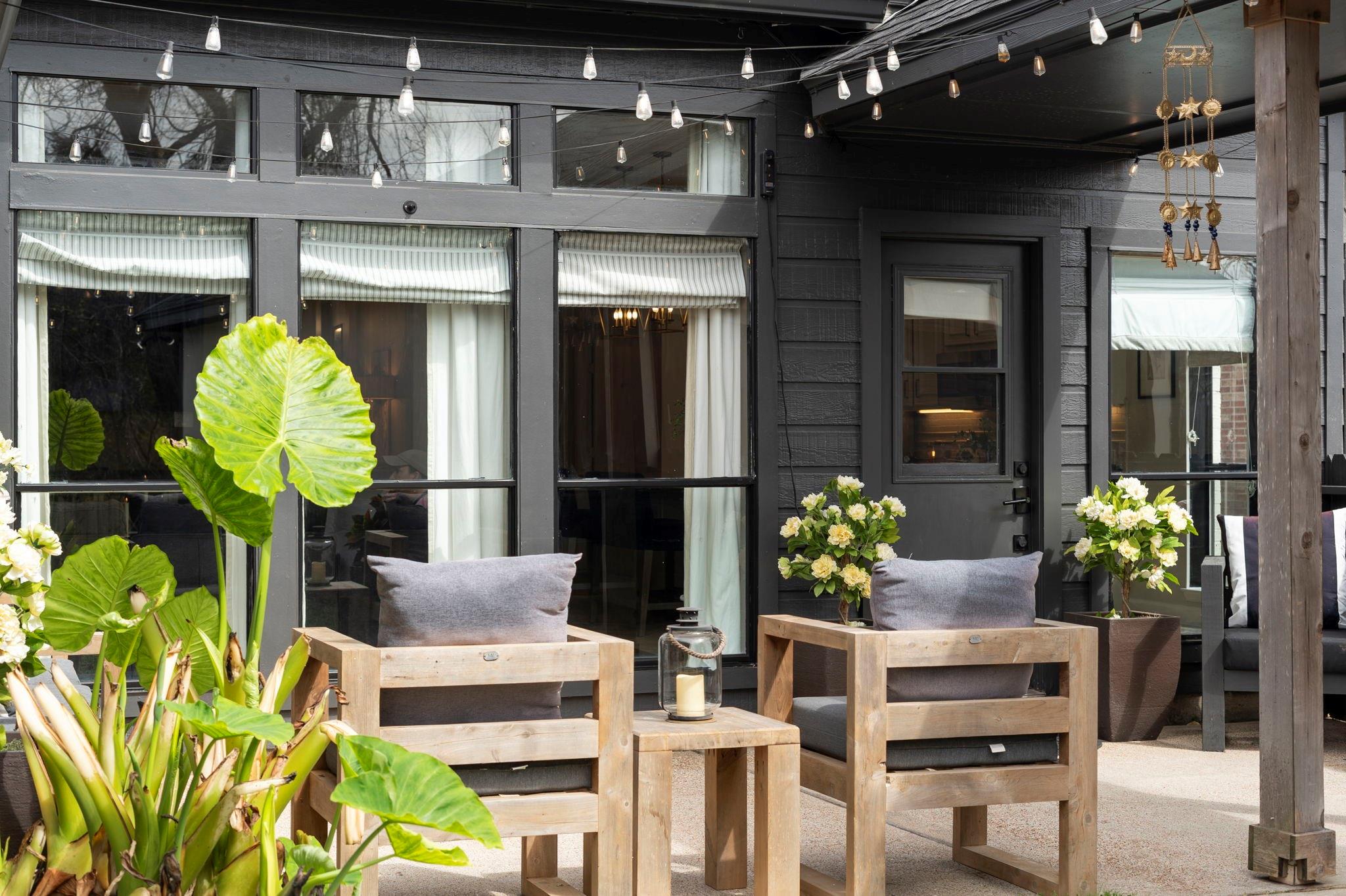 2718 Five Oaks Drive