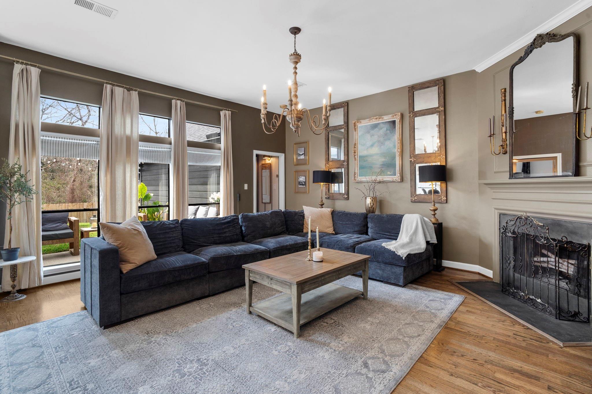 2718 Five Oaks Drive