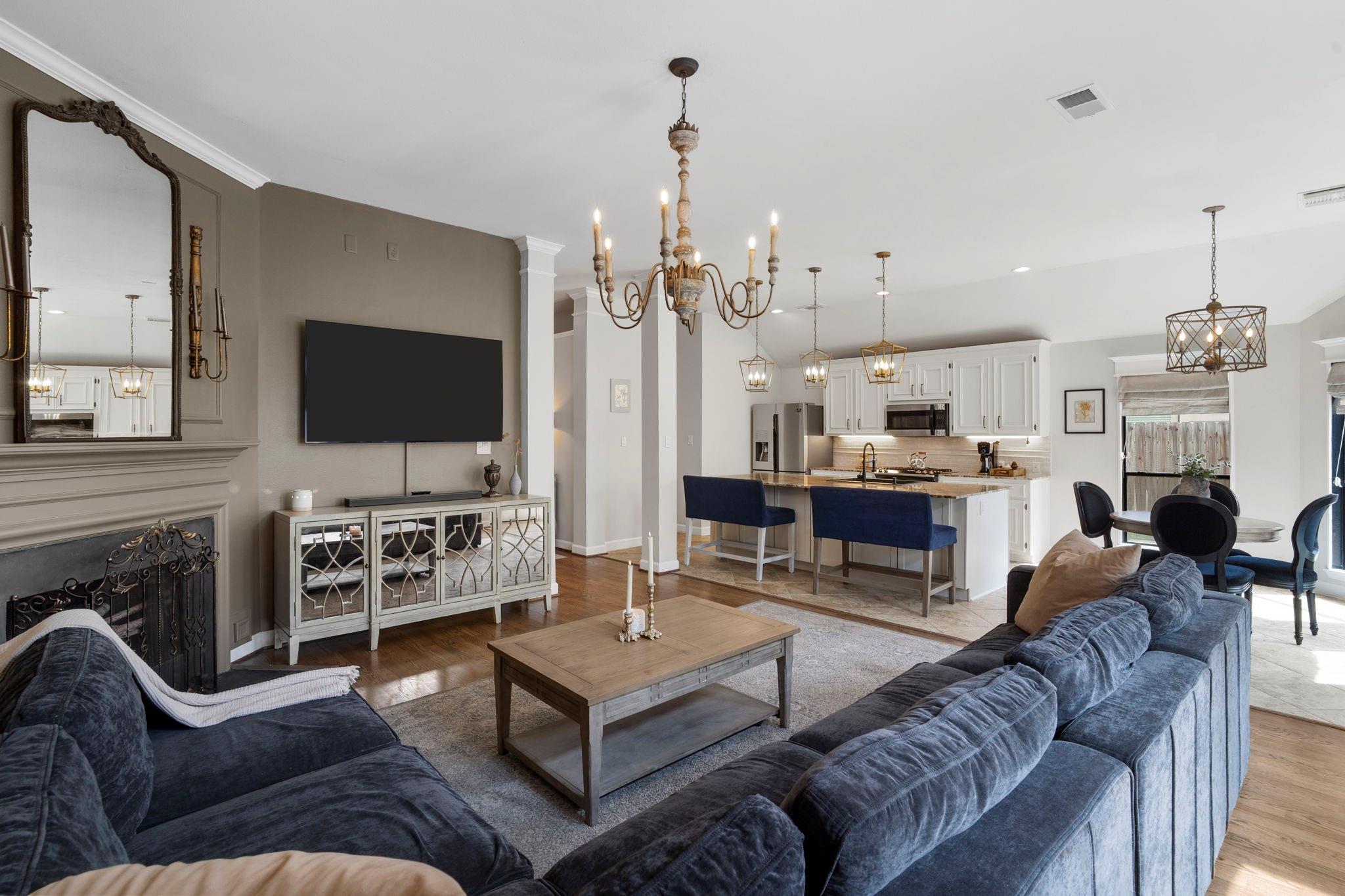 2718 Five Oaks Drive