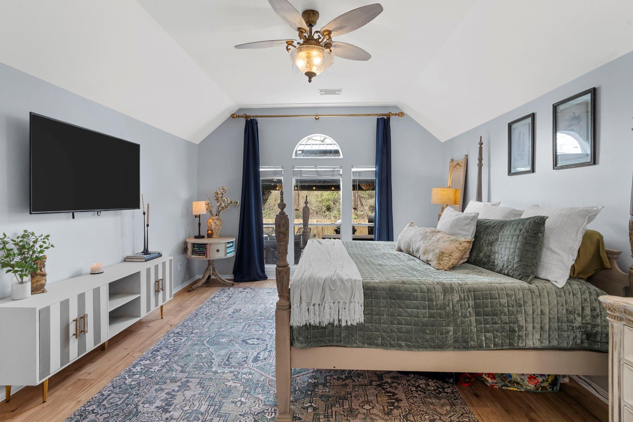 2718 Five Oaks Drive