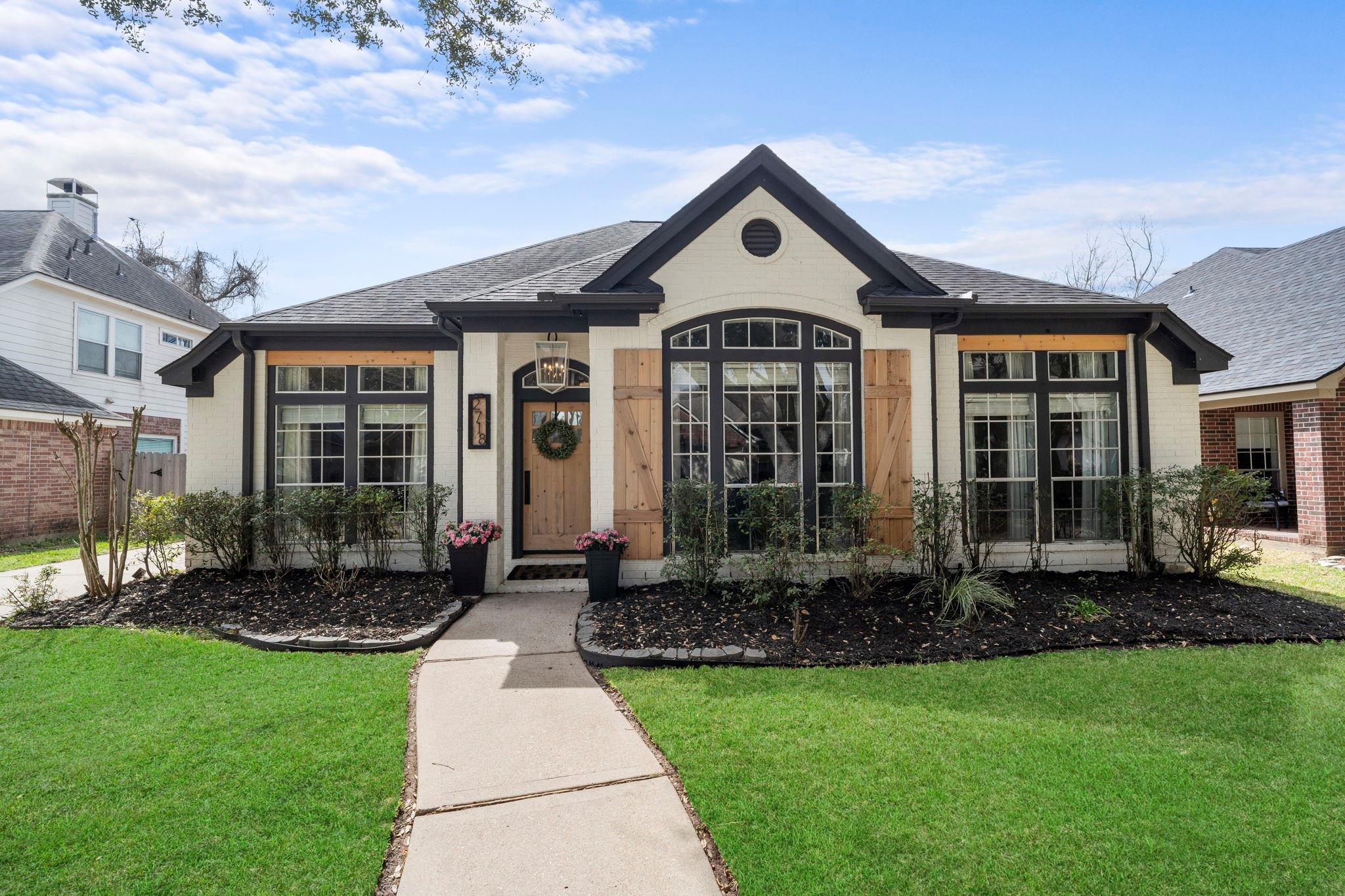 2718 Five Oaks Drive