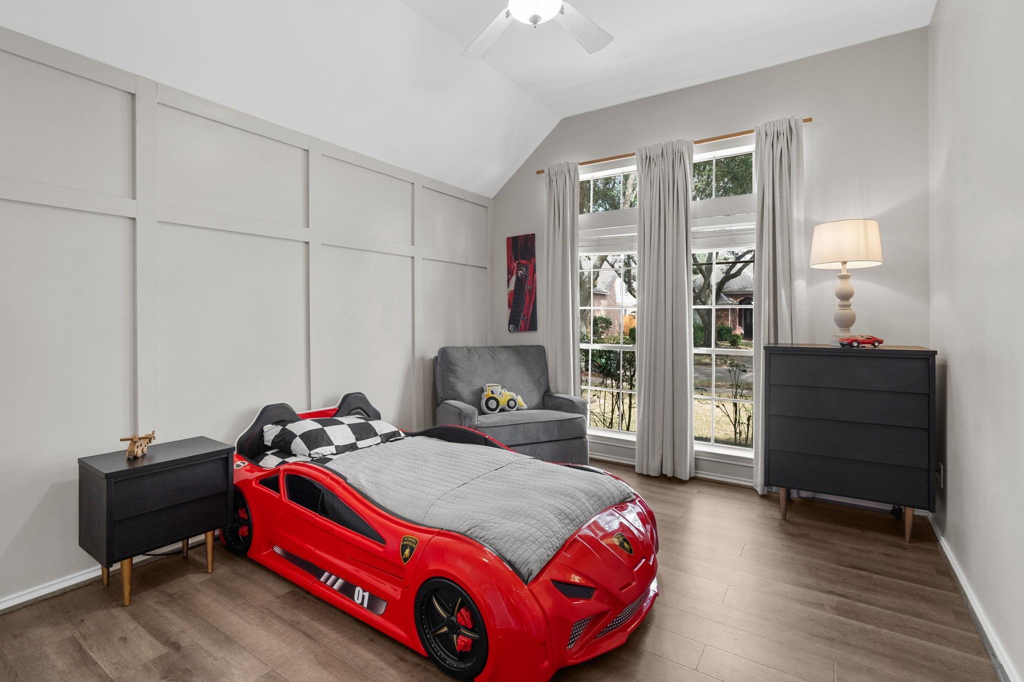 2718 Five Oaks Drive