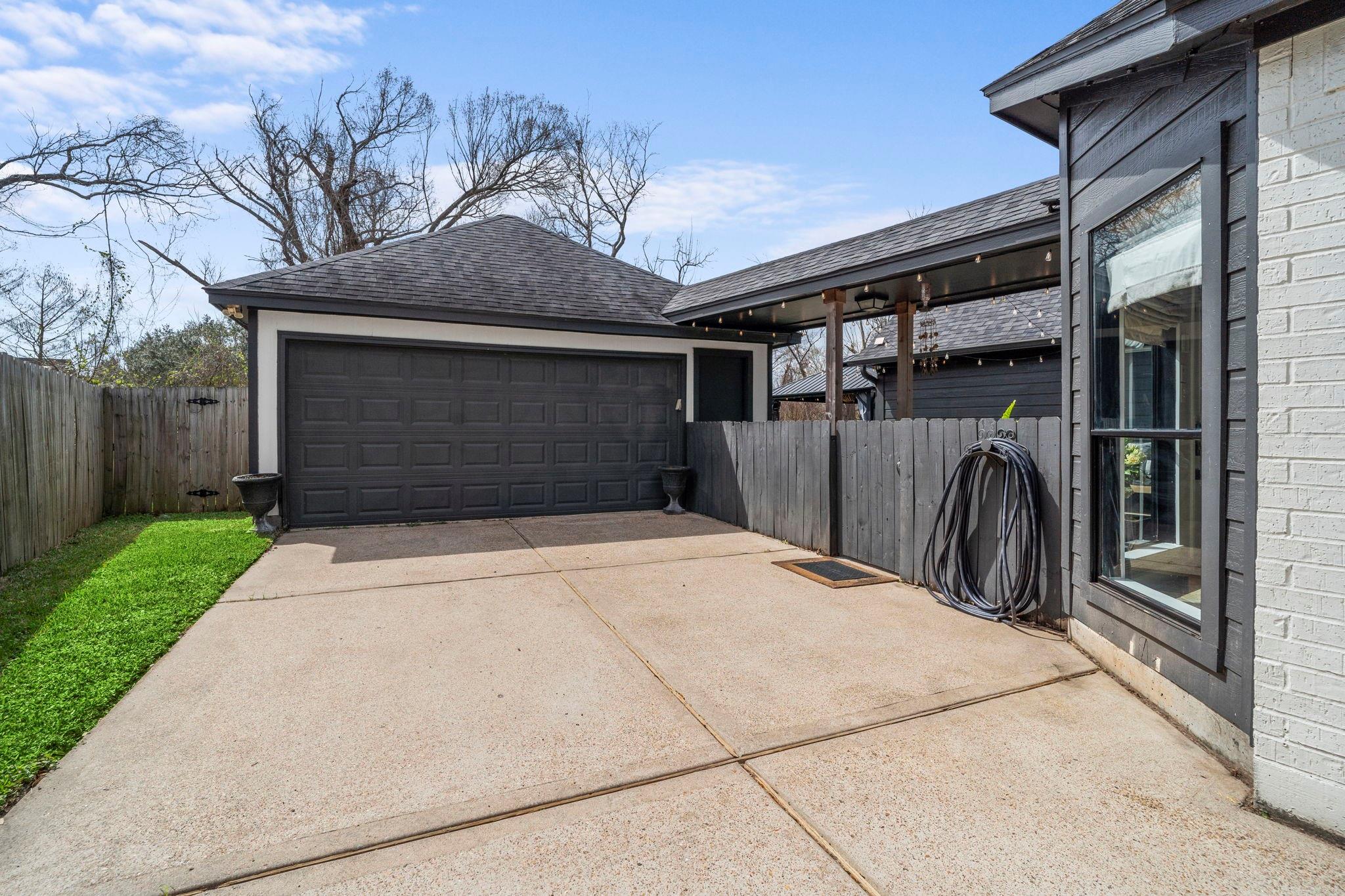 2718 Five Oaks Drive