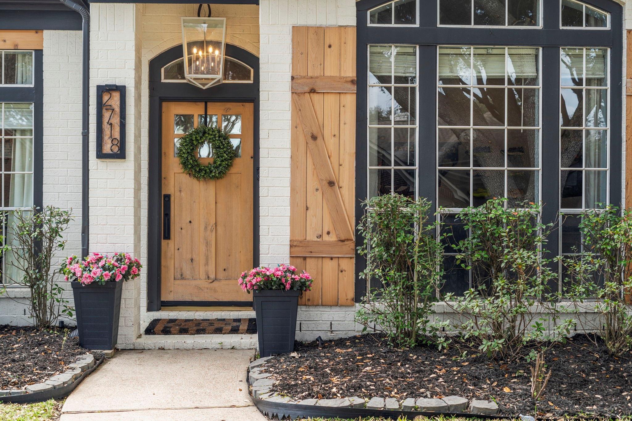 2718 Five Oaks Drive