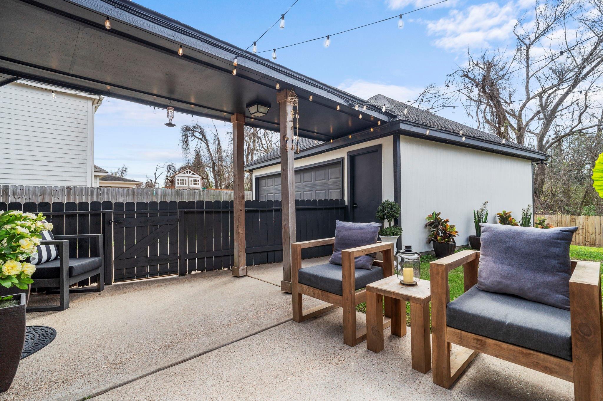 2718 Five Oaks Drive