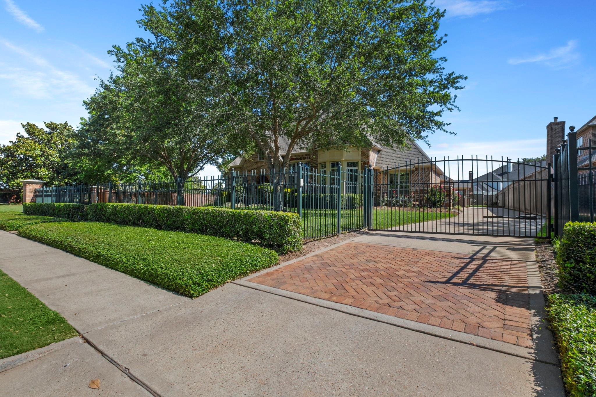 30 Waters Lake Boulevard