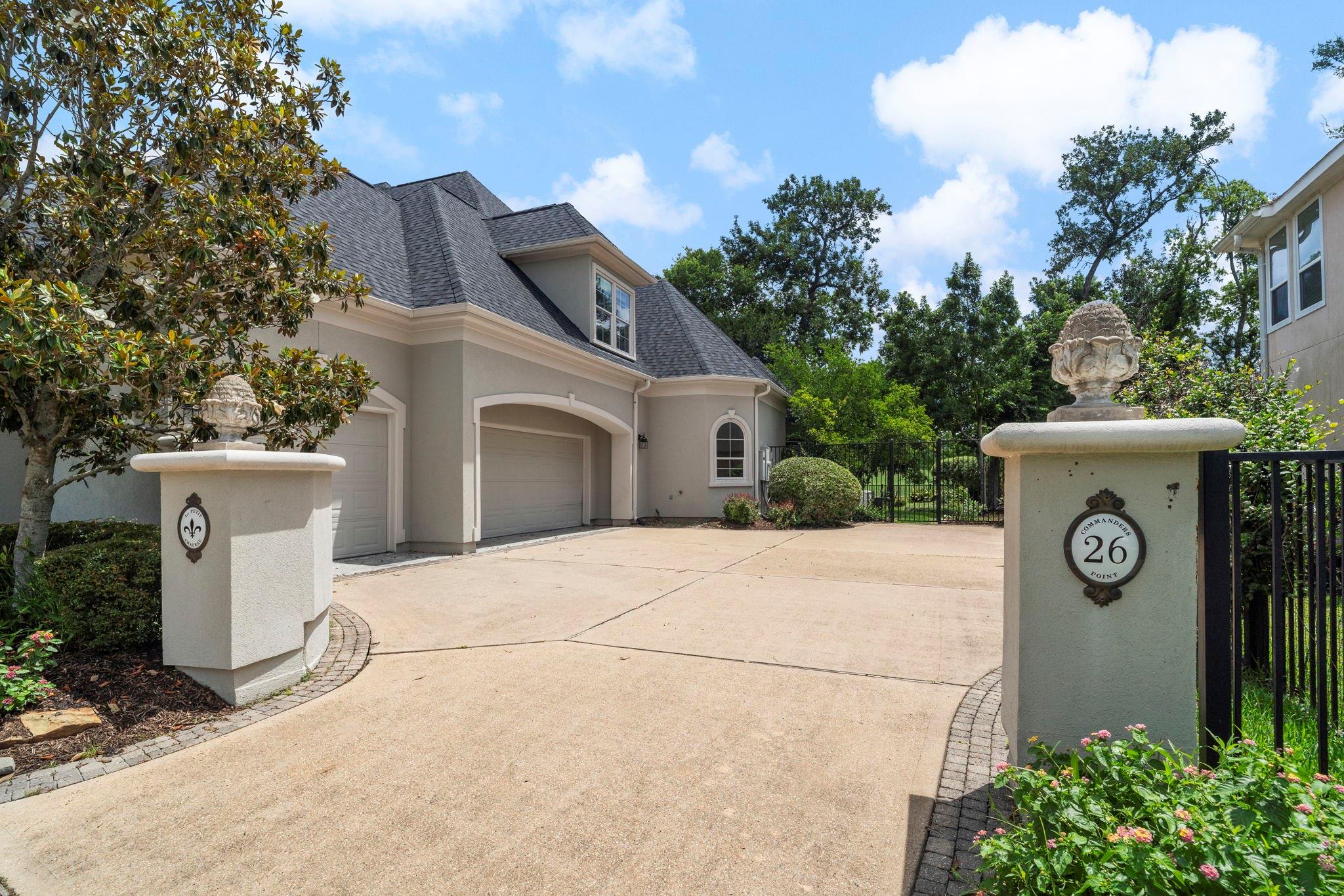 26 Commanders Point