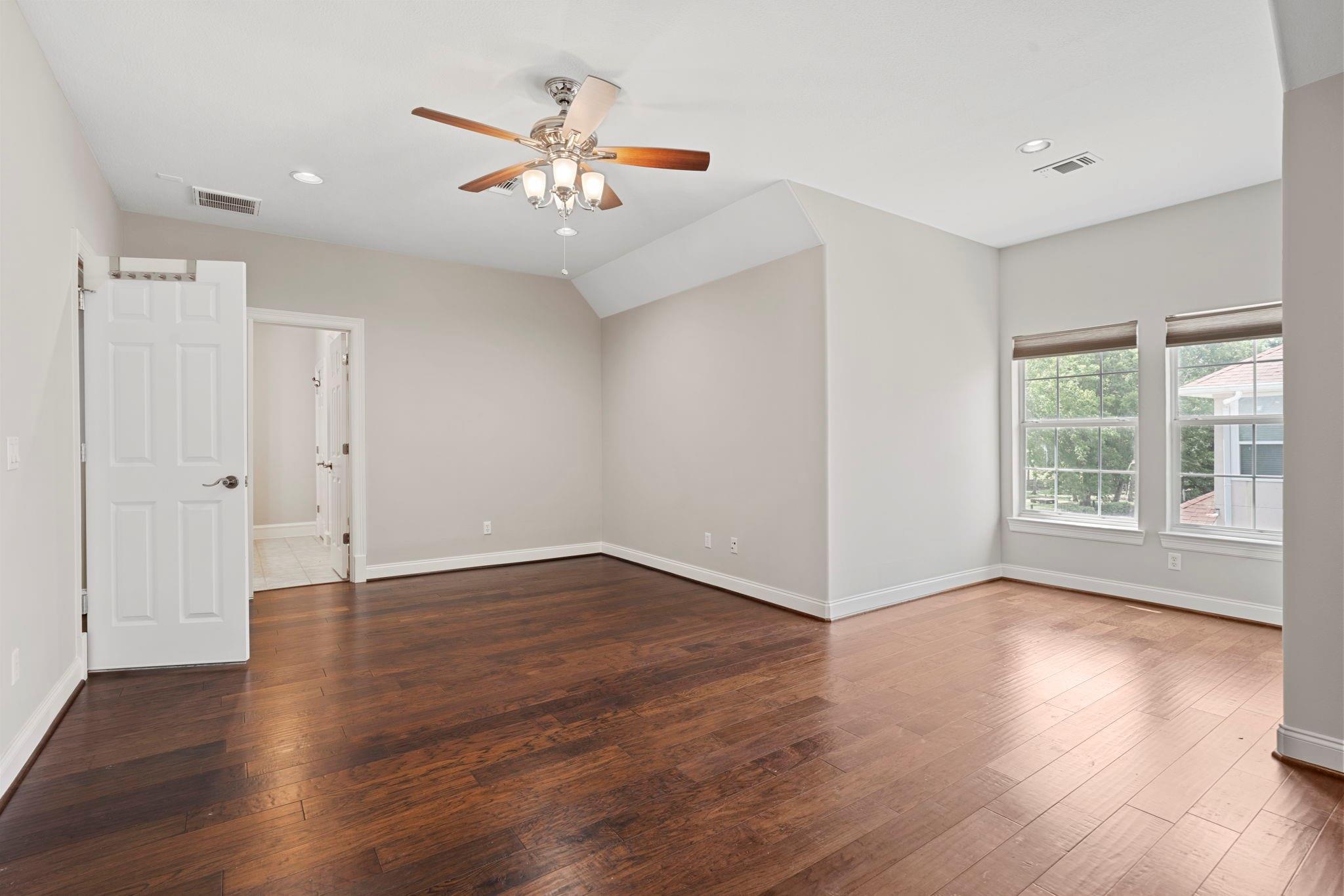 26 Commanders Point