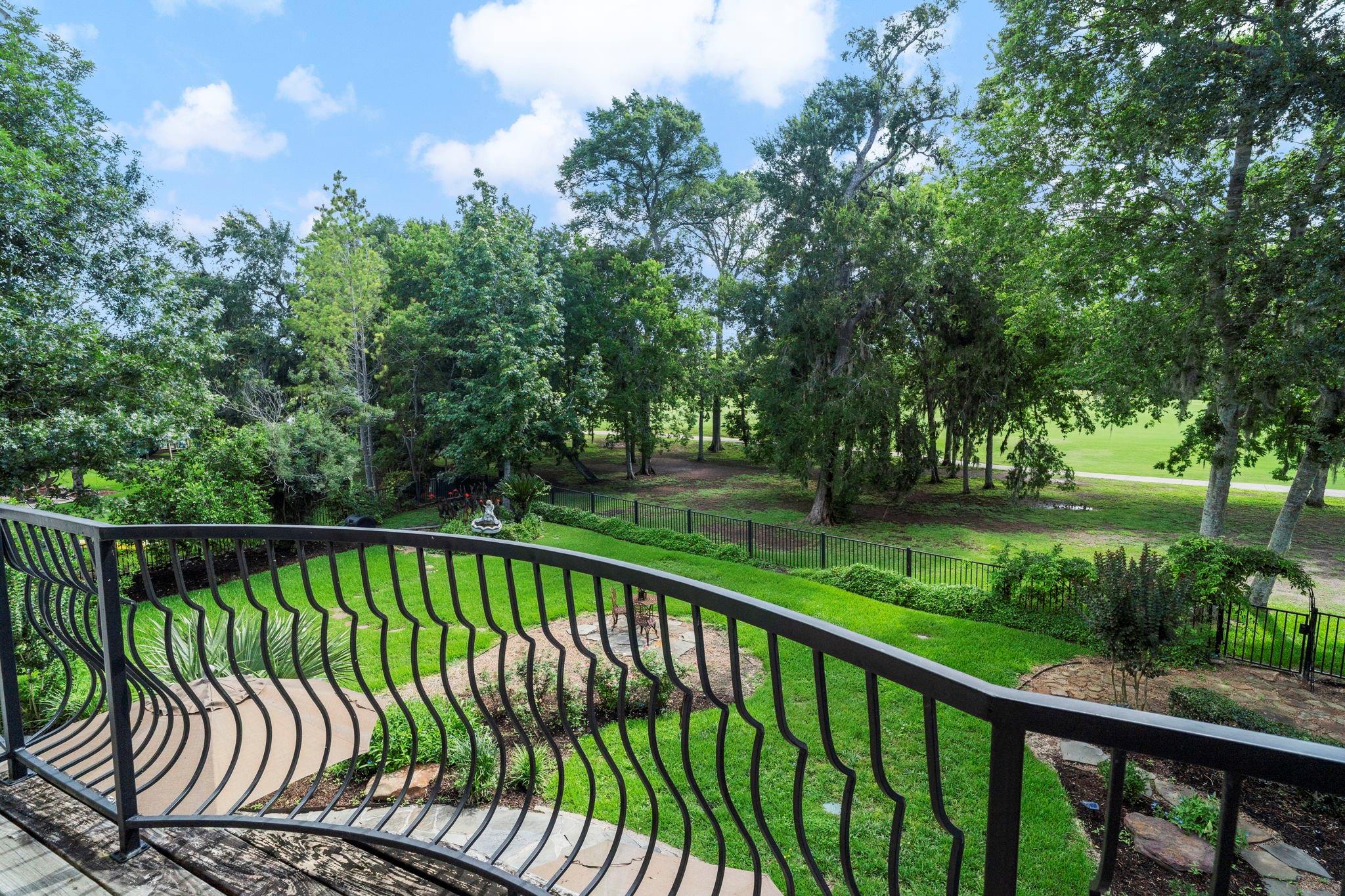 26 Commanders Point
